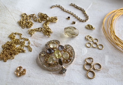Vintage-Brooch-Necklace-Materials
