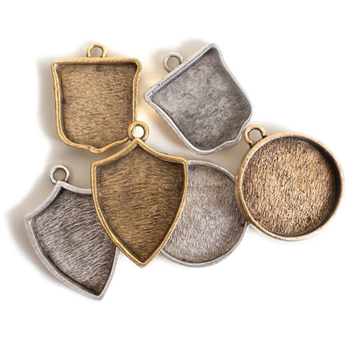 Buy & Try Findings Crest Pendant<br>Combo Pack