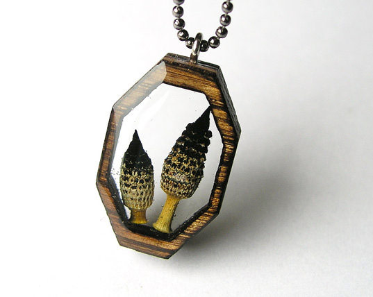 Resin jewelry: A new trend with dangerous drawbacks